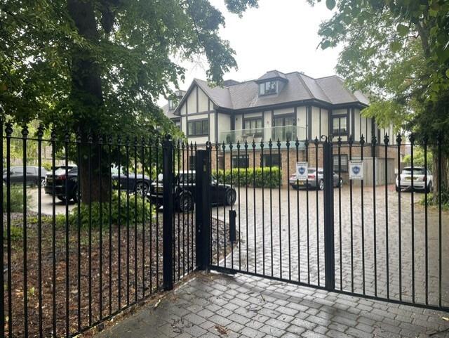 Merrywood Court, Bickley Park Road photo 2