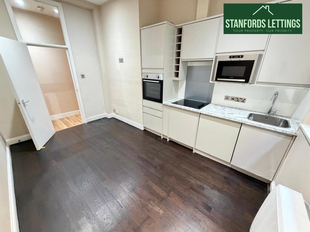 Flat B, Regent House, Princes Place, Brighton photo 2