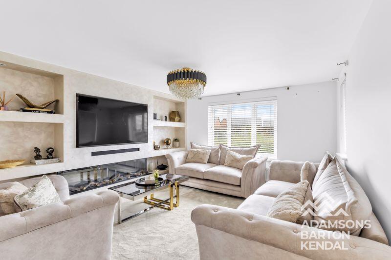 Satin Drive, Middleton, M24 photo 2