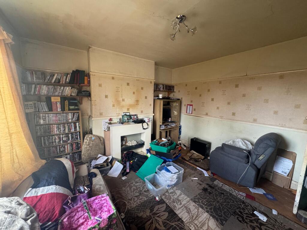 13, Waterloo Road, Stockport photo 2