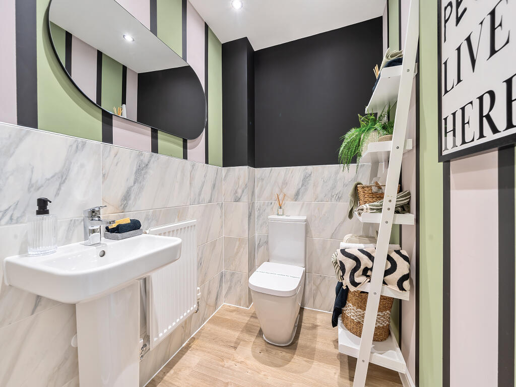 House in Littlehampton, Hampton Park, Wick - More