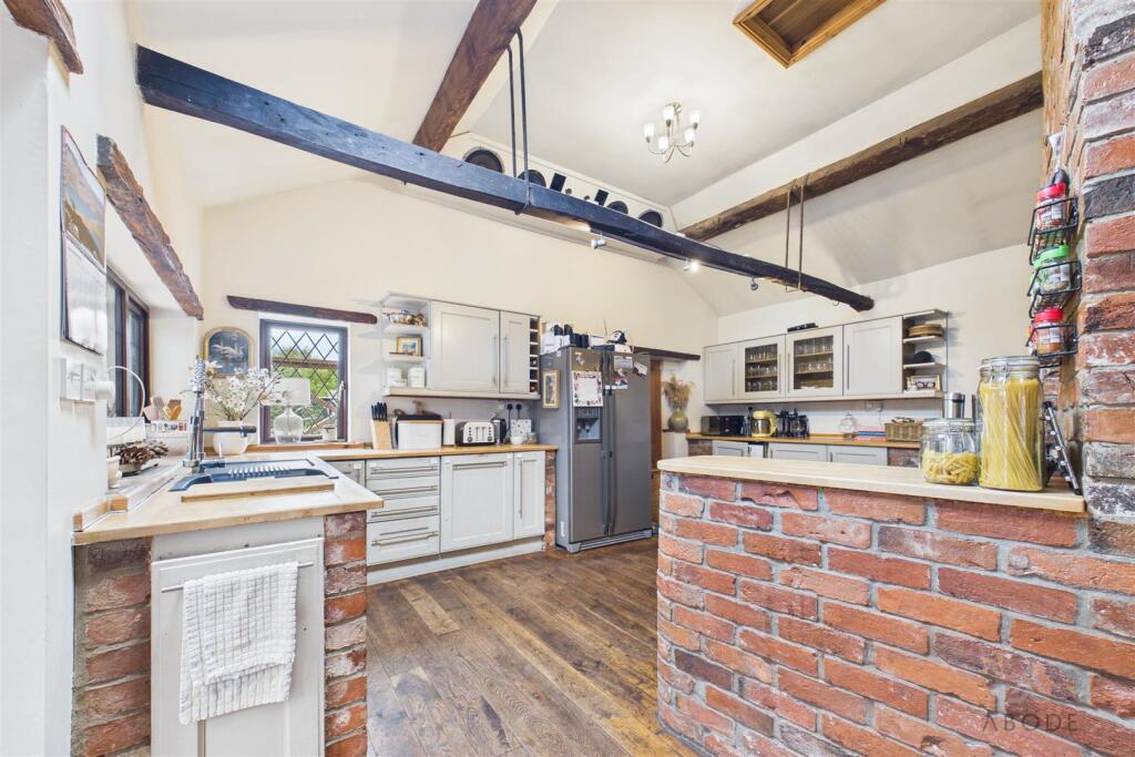 House in Stoke-on-Trent - View 5