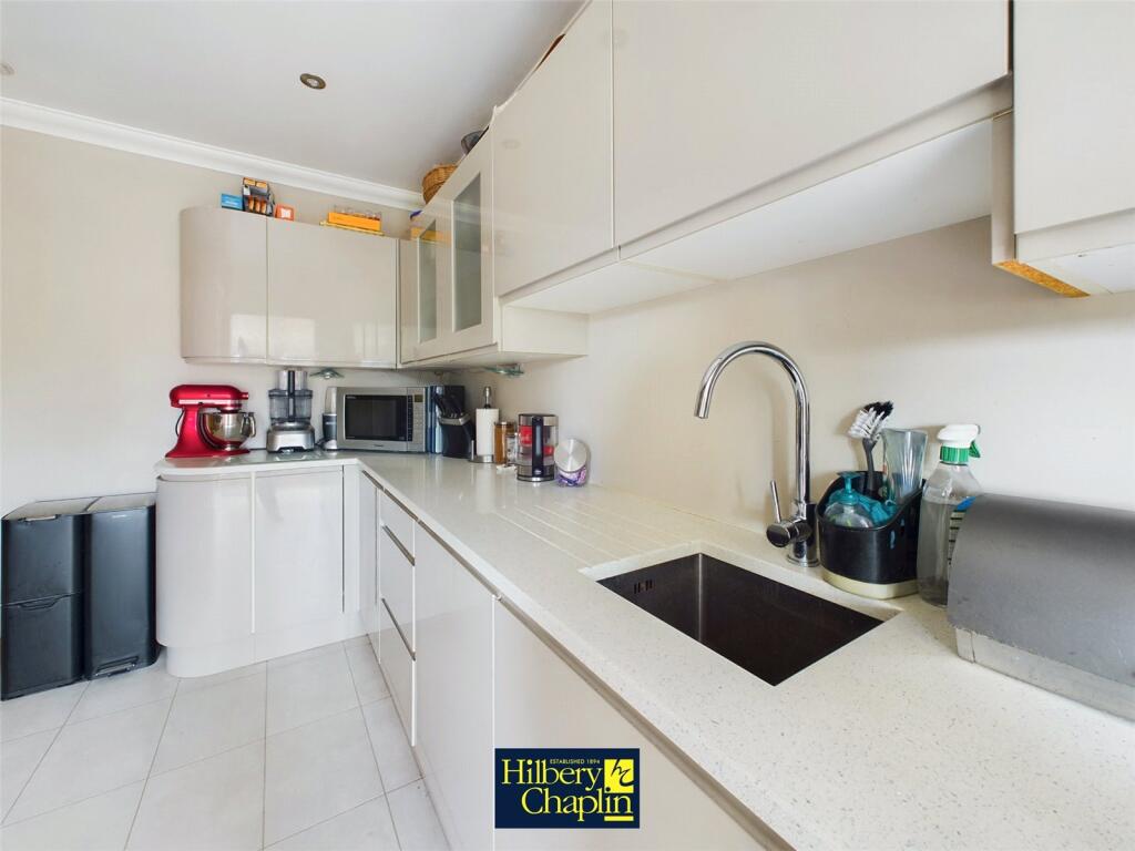 Shakespeare Avenue, Langdon Hills, Basildon, Essex, SS16 photo 4