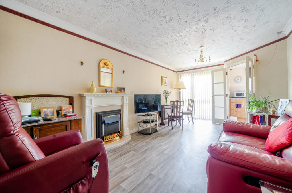 Apartment in Adur, Lancing - View 2