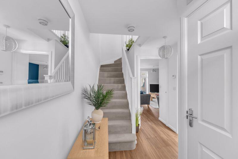 Hornbeam Drive, Healing photo 4