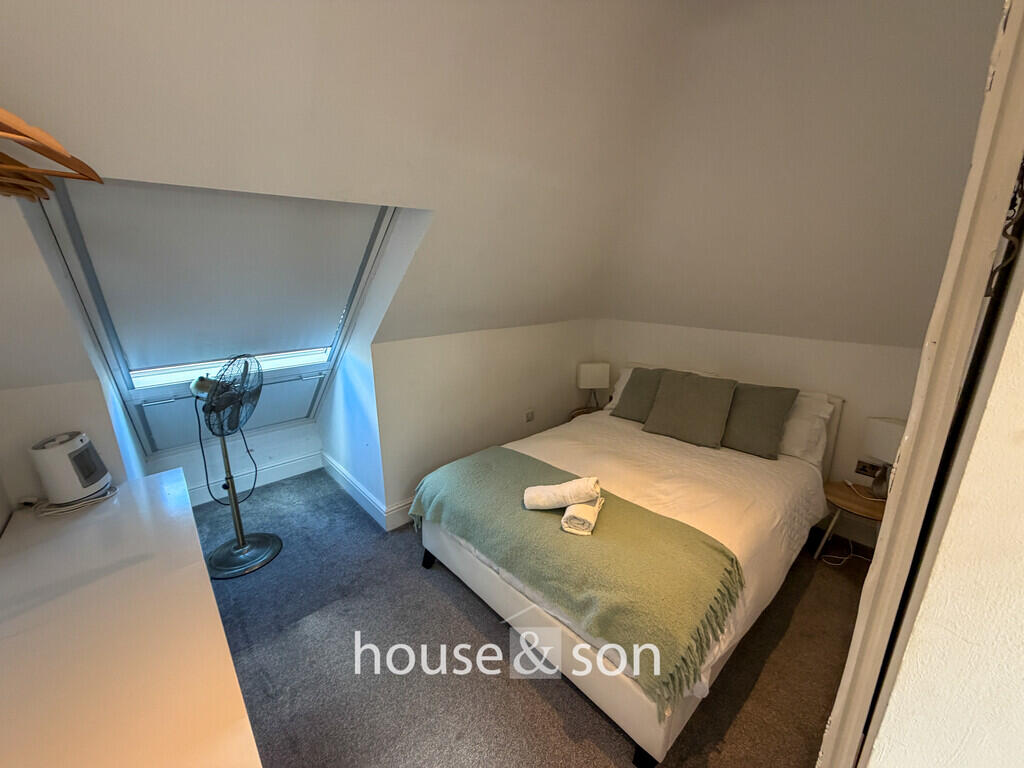 Apartment in Bournemouth, West Cliff - More