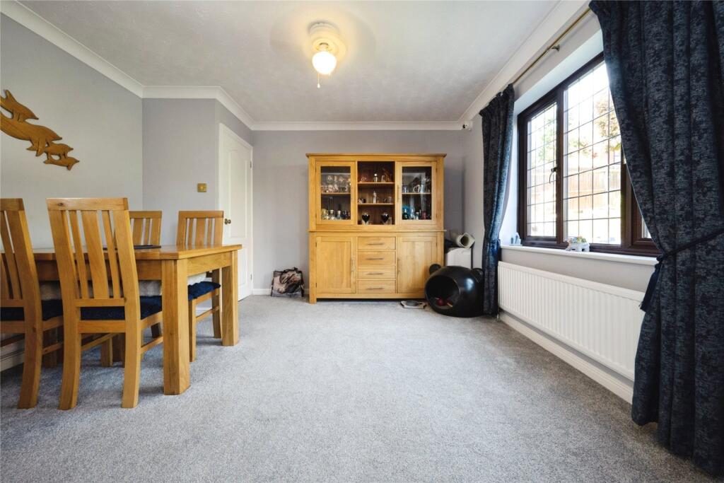 House in Luton, Wigmore - More