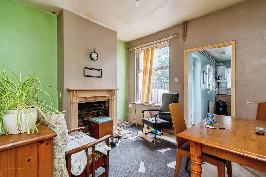 House in Nottingham - View 5