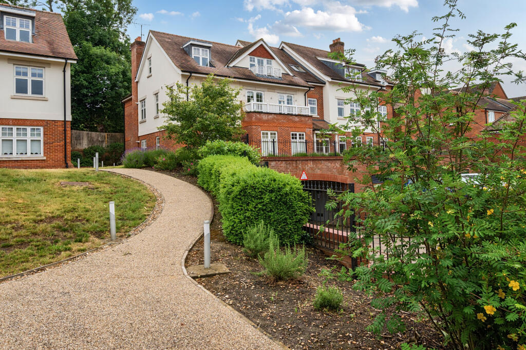 Main image of property: The Foresters, Harpenden, AL5