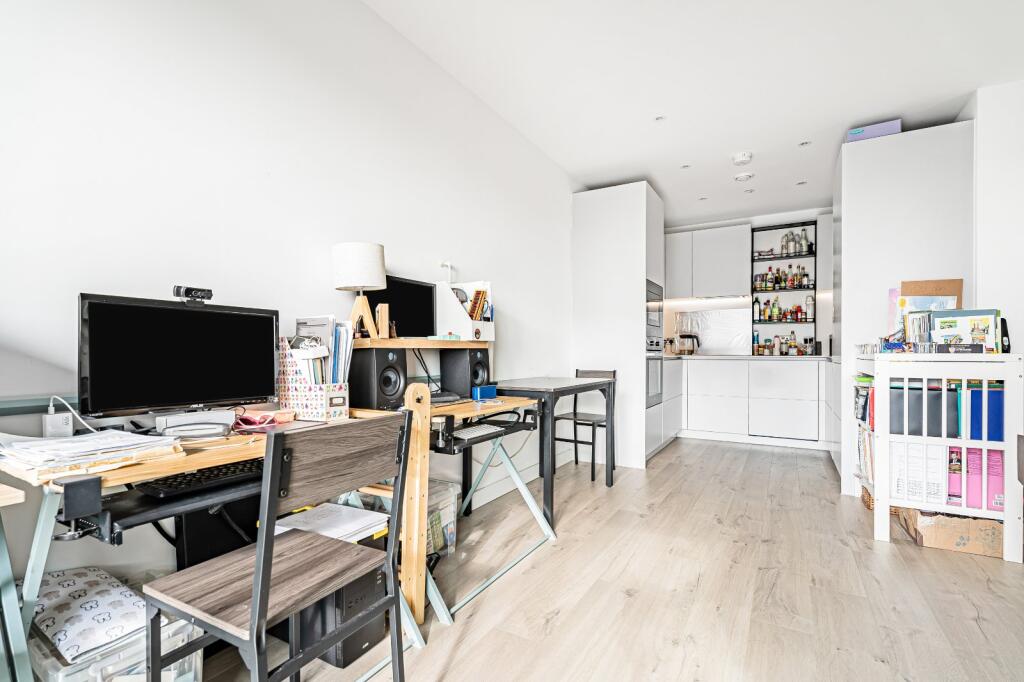 Apartment in London - View 2