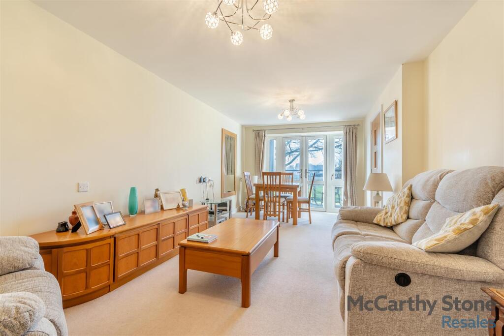 Apartment in Bromsgrove - View 3