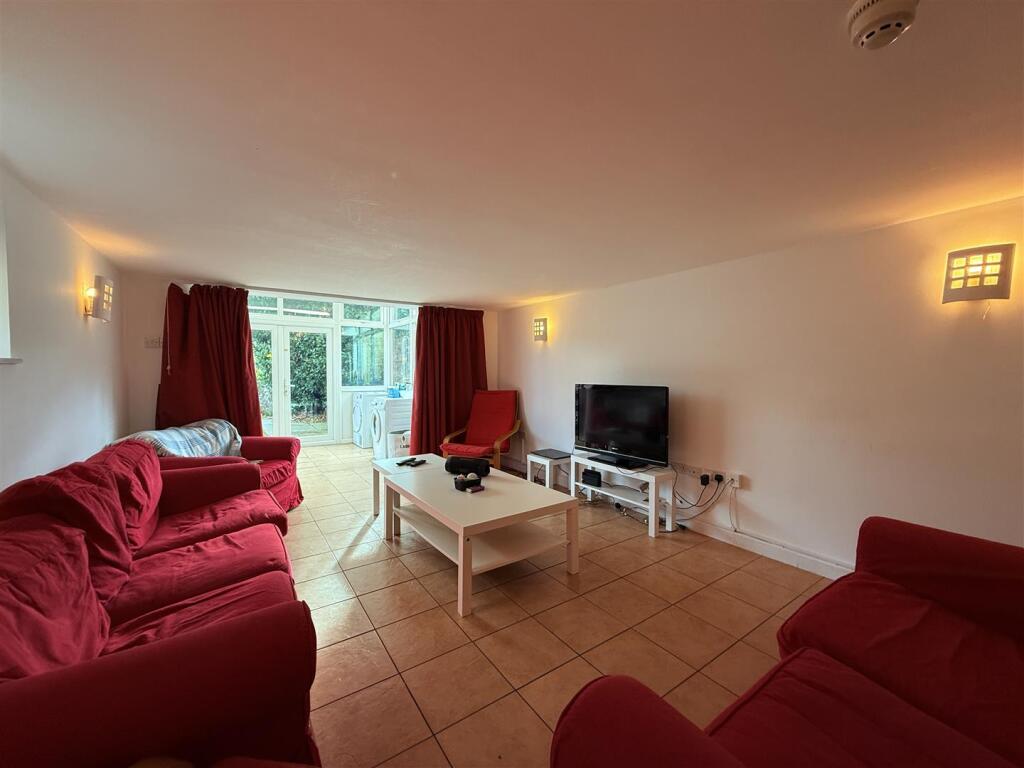 House in Bangor, Gwynedd - View 4