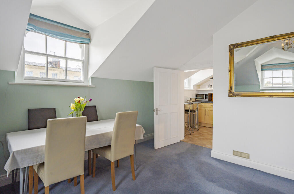 Lansdown Crescent, Cheltenham, Gloucestershire photo 4