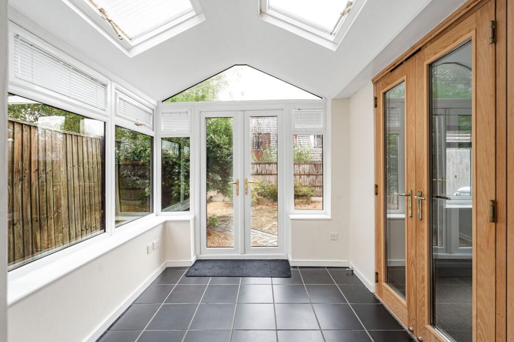 House in Gloucester - View 4