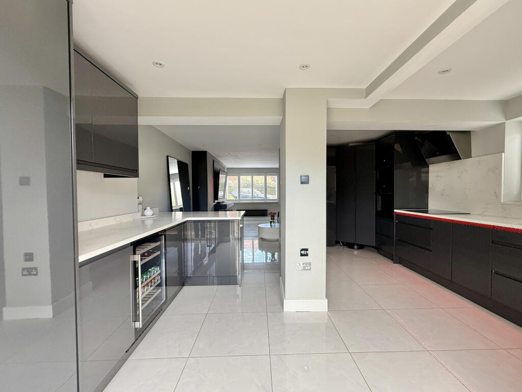 House in Wakefield - View 5