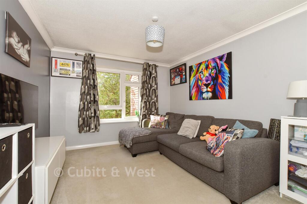 Apartment in Horsham, North Heath, North Horsham - View 5