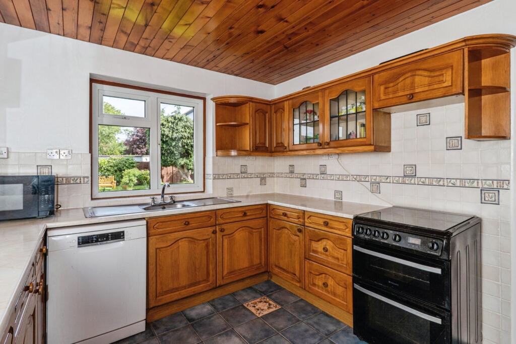 Mytchett, Camberley, Surrey, GU16 photo 4