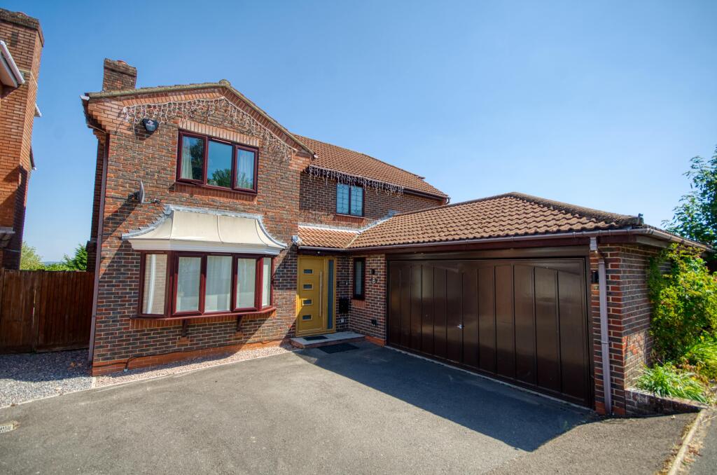 Main image of property: Kenilworth Gardens, West End, Hampshire, SO30