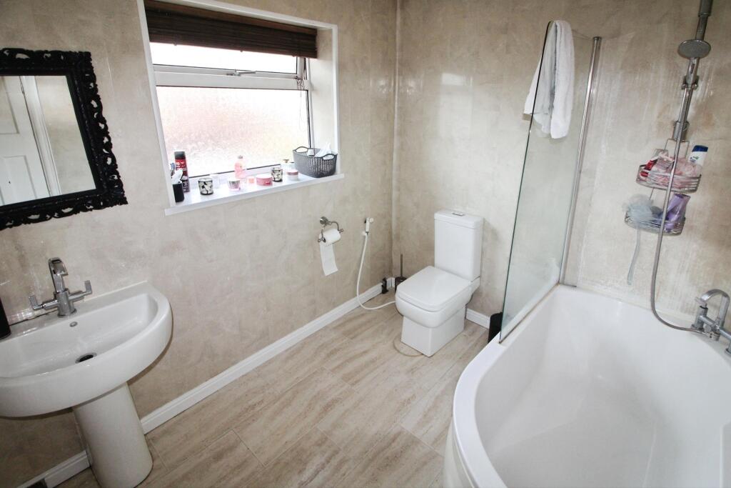 Compton Drive, Grimsby, DN34 photo 4