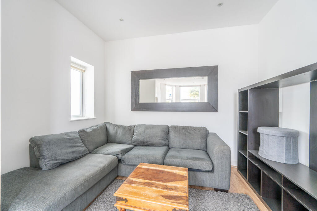 Apartment in London - View 3
