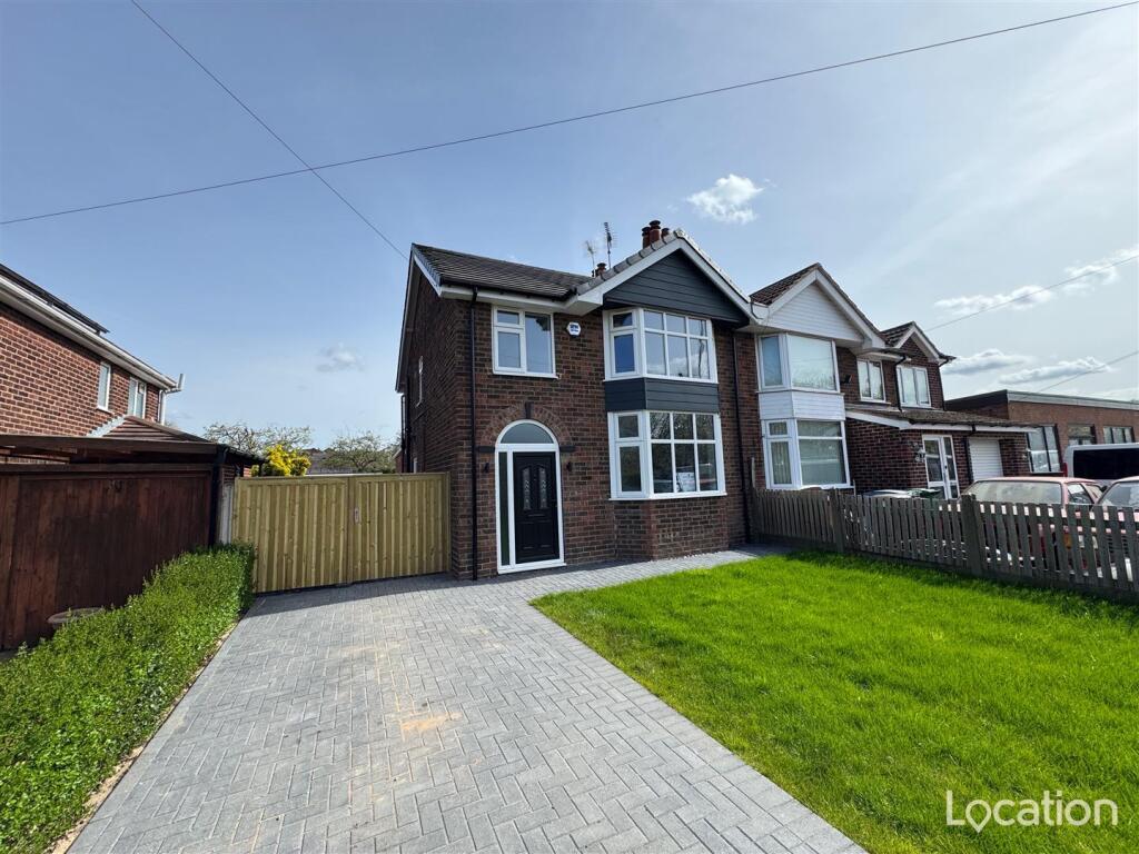 Main image of property: Leeming Lane North, Mansfield Woodhouse, Mansfield