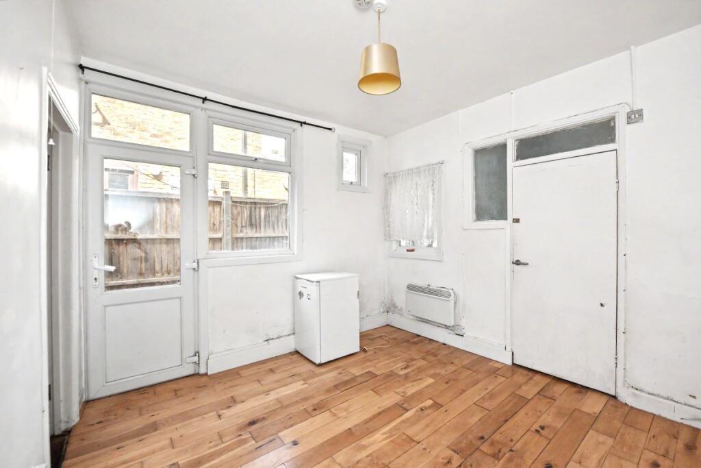 Apartment in Southend-on-Sea, Kursaal Estate, Southchurch - More