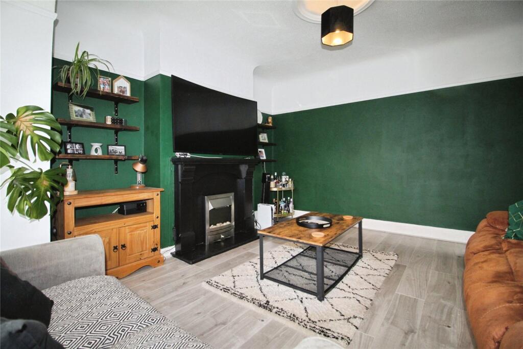 Apartment in Portsmouth, Kingston, Baffins - More