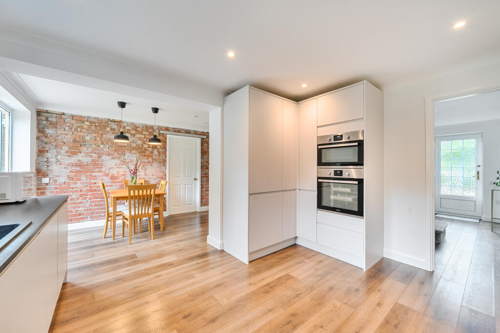 House in Swindon - View 5