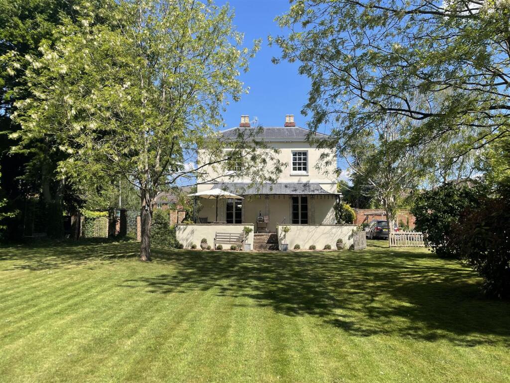 Main image of property: Bristol Road, Stonehouse