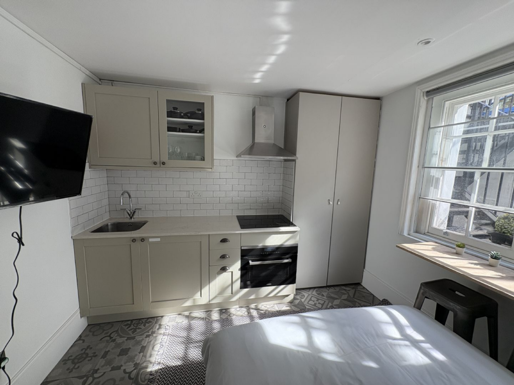 Main image of property: Studio Flat B3, 199 Gloucester Place, Baker Street NW1 6BU