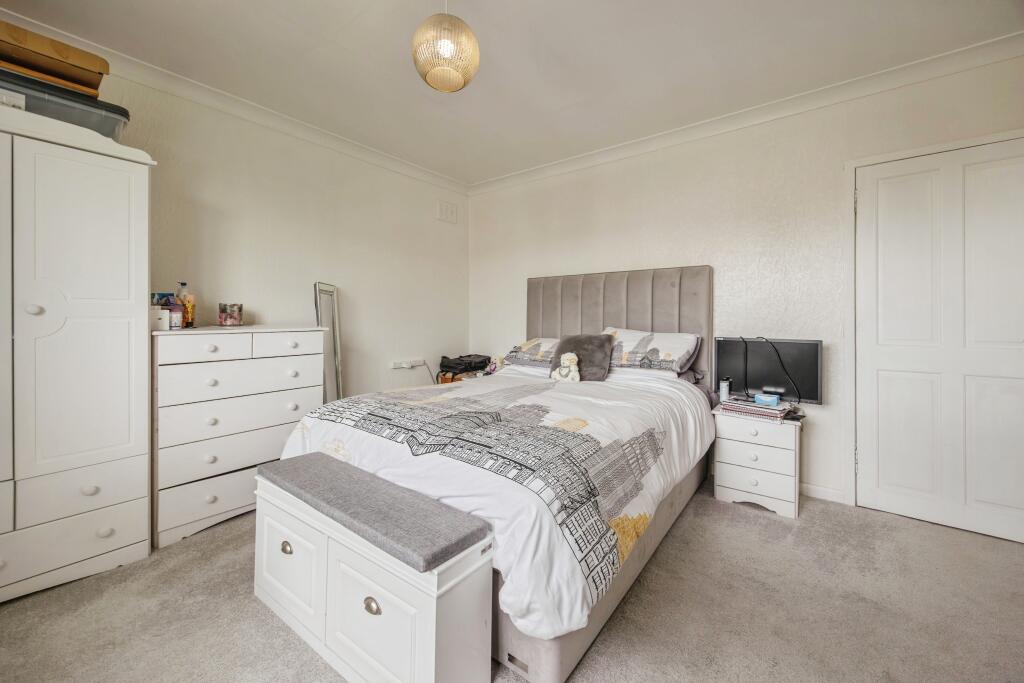 Easter Drylaw Avenue, Edinburgh, EH4 - More