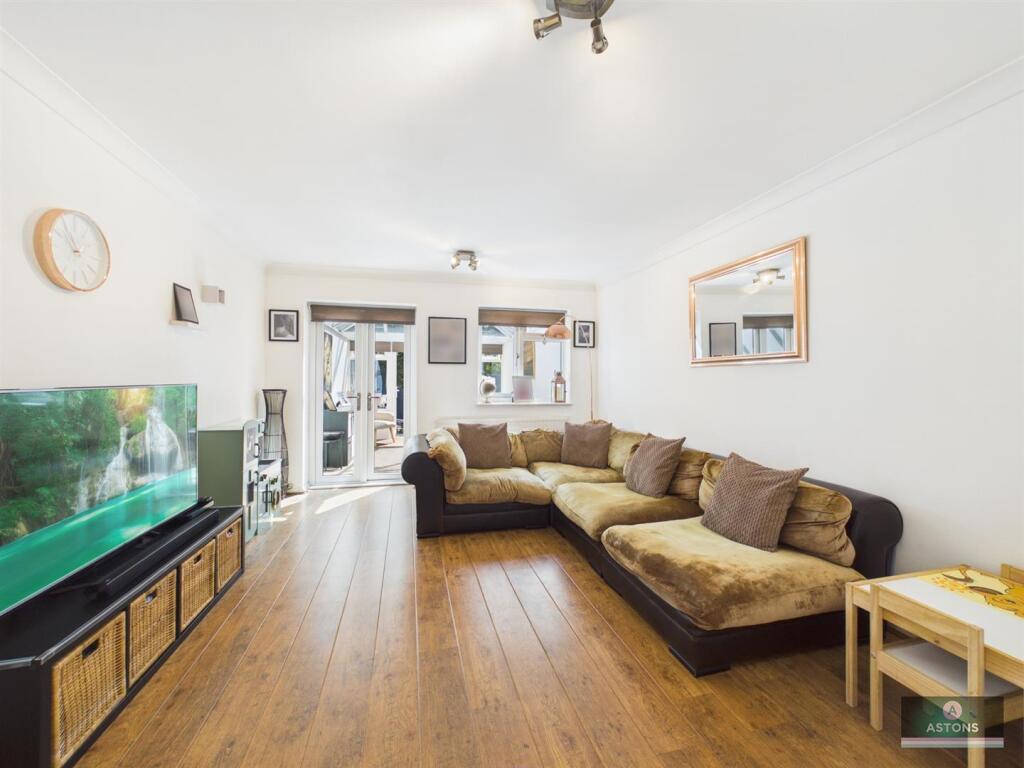 House in Crawley, Maidenbower, Worth - View 3