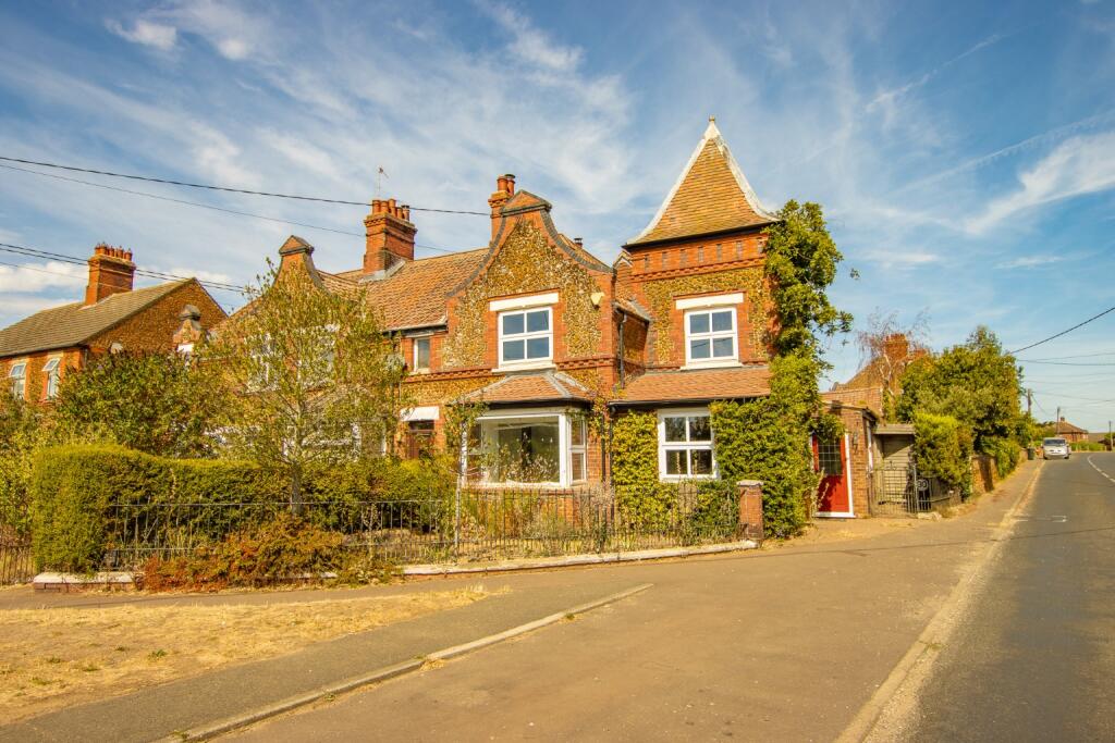 Main image of property: Lynn Road, Ingoldisthorpe
