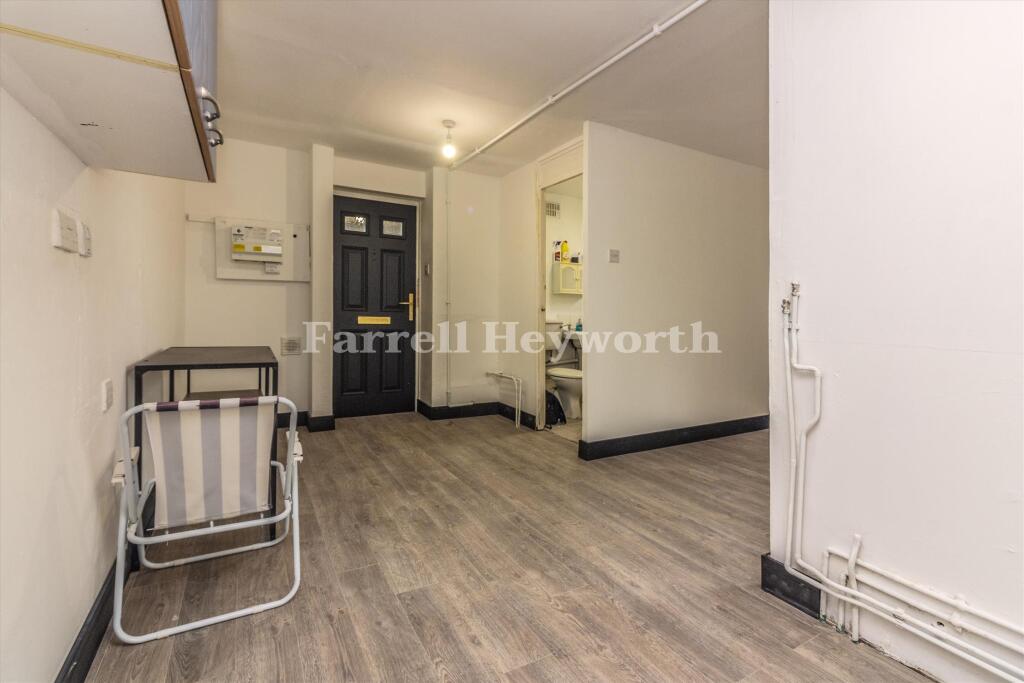 Apartment in Preston - View 5