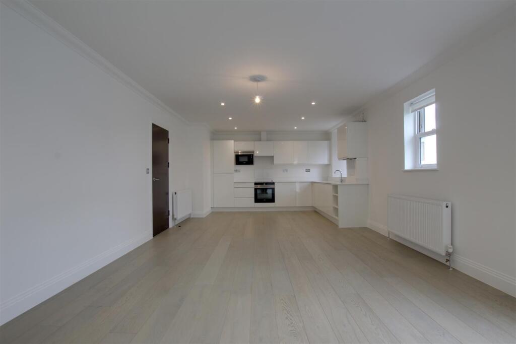 Apartment in London, Woodford Wells - View 5