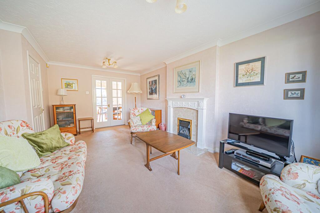 Greenfield Avenue, Balsall Common, CV7 photo 4