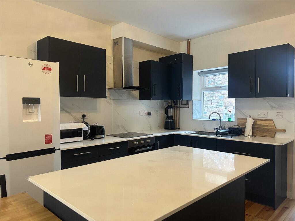 House in Oldham, Cowhill, Werneth - View 5