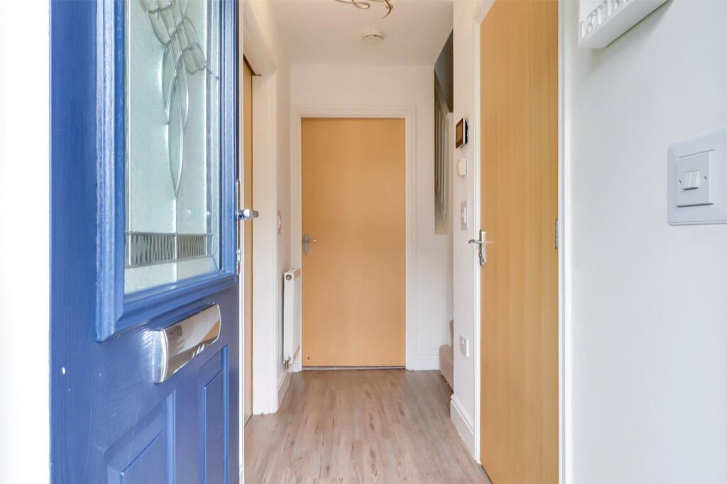 28, Donn Gardens, Bideford, Devon, EX39 photo 4