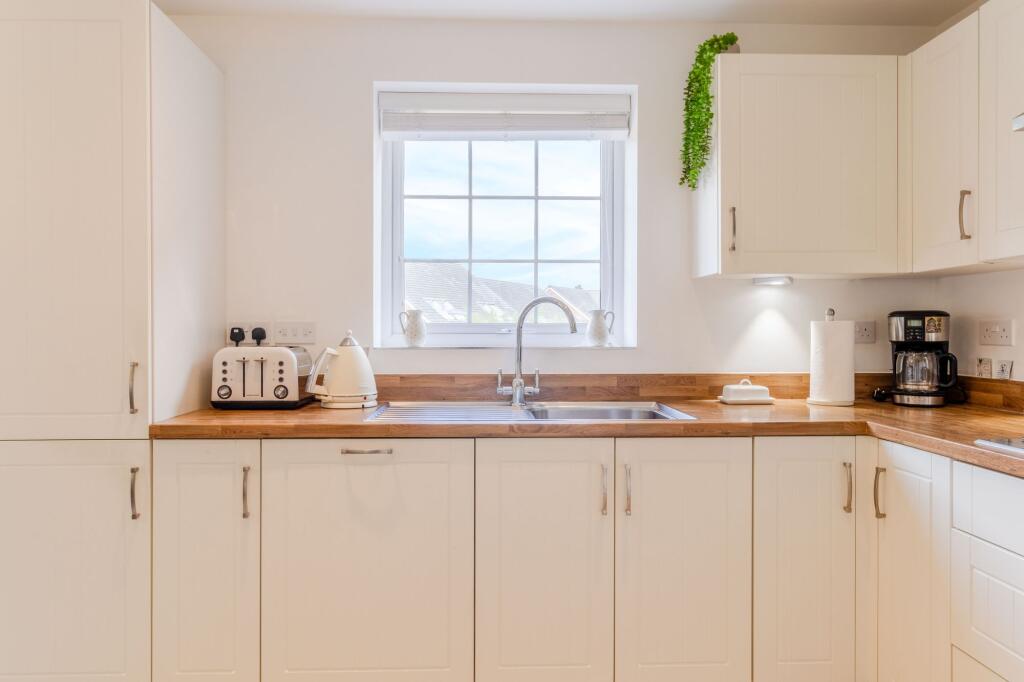 House in Stratford-on-Avon, Long Itchington CP - More