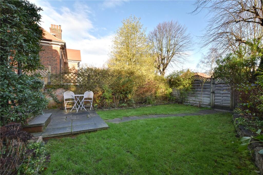 2 bedroom semi-detached house for rent