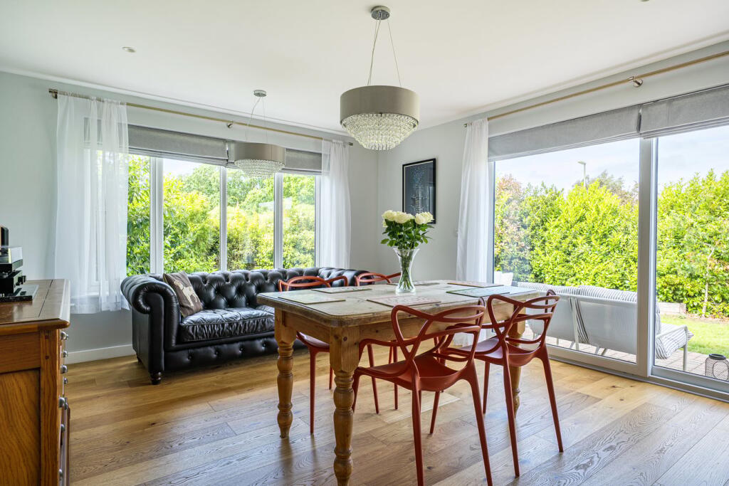 Southlands, Pennington, Lymington, SO41 - View 5