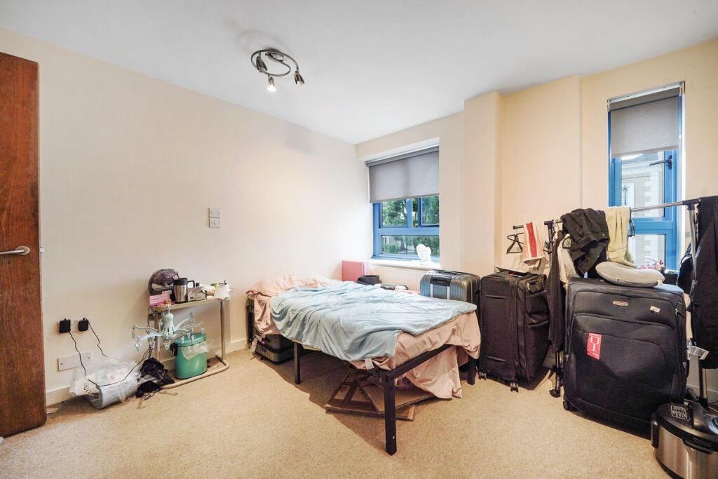 Apartment in London - More