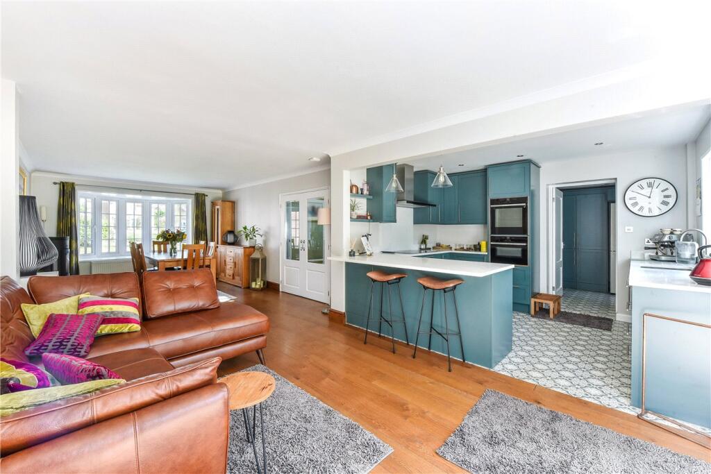 House in Guildford - View 4