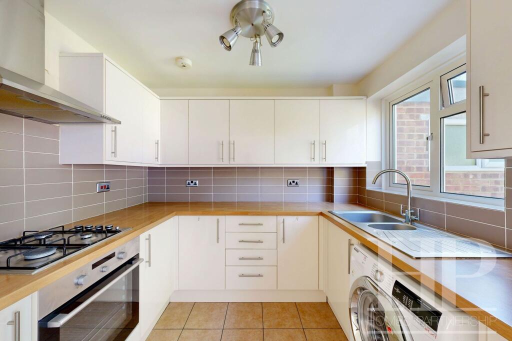 House in Crawley, West Sussex - View 3