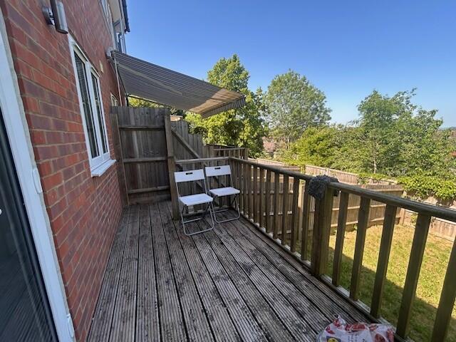 Main image of property: Deanes Close, Luton, Beds