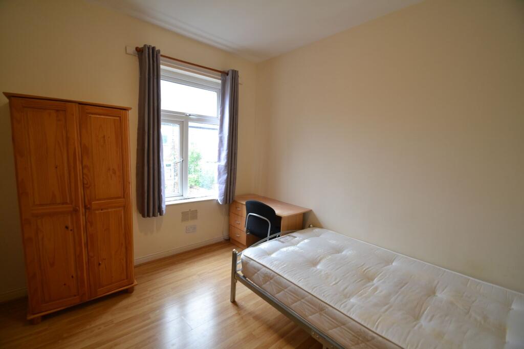 2 bedroom house share for rent