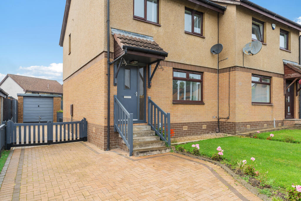 Medrox Gardens, Condorrat, Cumbernauld, North Lanarkshire photo 5