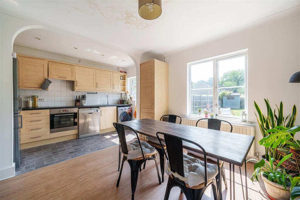 House in Guildford - View 3