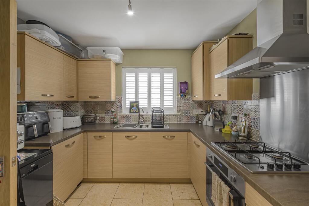 House in Coity, Parc Derwen - More