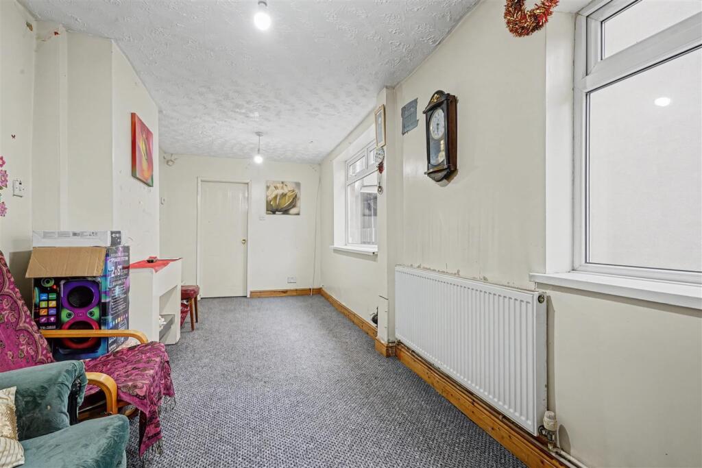 Living_Dining Room 1_2.jpeg